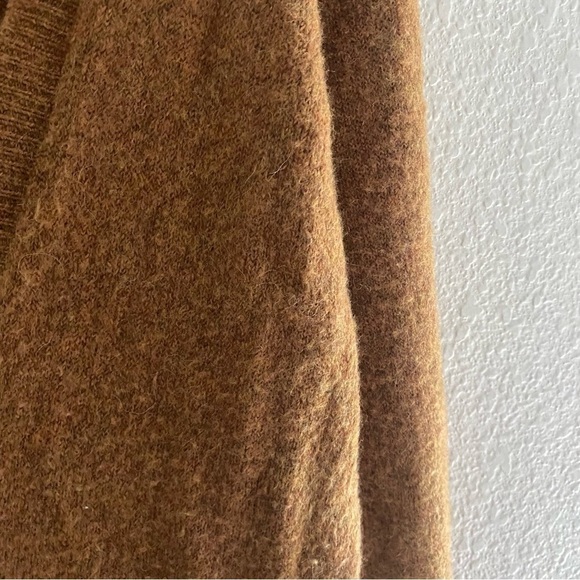 Madewell Wrap-Front Pullover Sweater in Coziest Yarn Size Medium - Picture 5 of 11